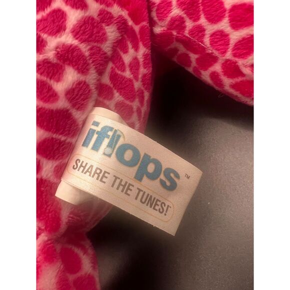 iFLOPS PINK PLUSH GIRAFFE w/ SPEAKERS Music Plug N Play SHARE THE TUNES - Picture 3 of 3